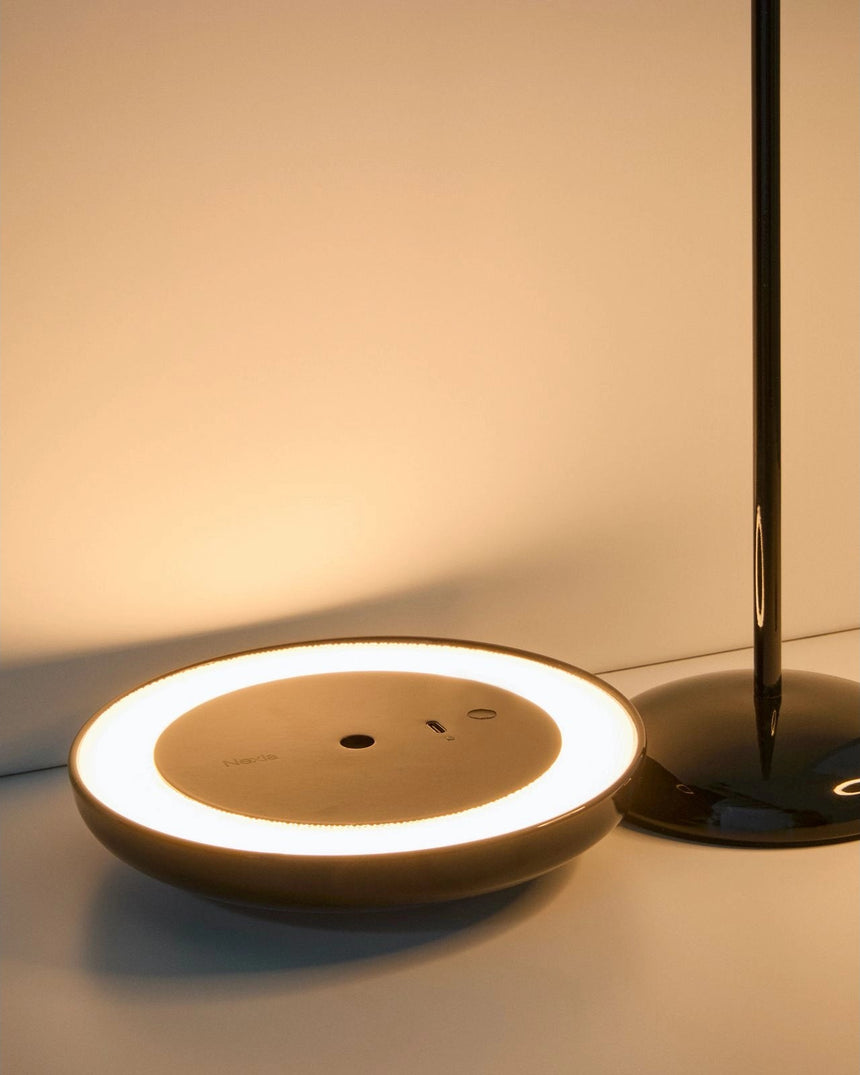 Tragbare Tischlampe Porte aus Aluminium von Kave Home – Bild 6
