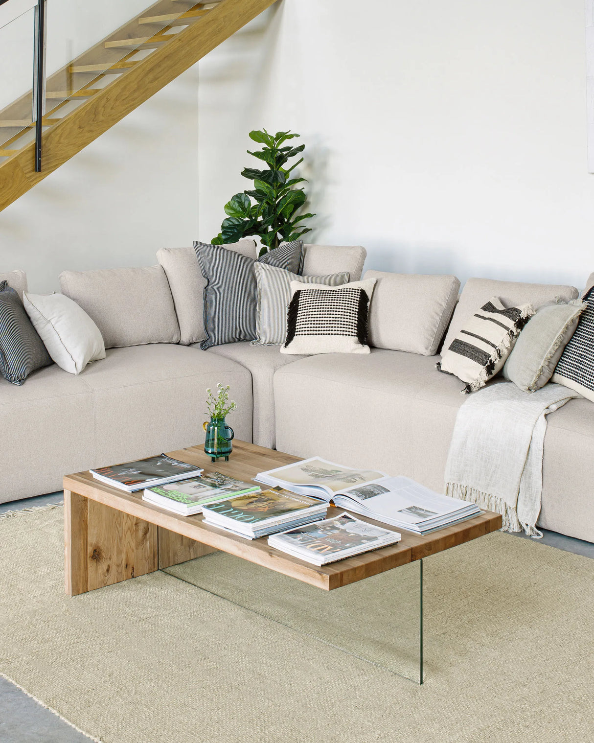 Tulsi Couchtisch aus massiver Eiche und Glas 120 x 70 cm von Kave Home – Produktbild 4
