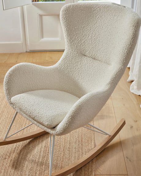 Vania Schaukelstuhl mit Bezug in Bouclé weiß von Kave Home – Produktbild 8