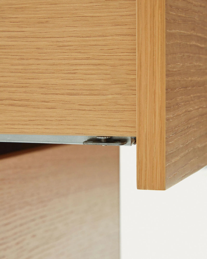 Vedrana Nachttisch 2 Schubladen aus Eichenfurnier und Stahlbeinen in Schwarz 60 x 55 cm von Kave Home – Produktbild 4