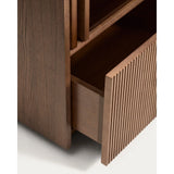Vitrine Helvine 4 Türen 2 Schubladen Eichenfurnier mit Nussbaum-Finish und gehärtetes Glas 100 x 174 cm FSC 100% von Kave Home – Bild 8