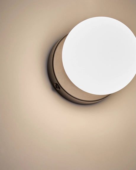 Wandleuchte Brisia aus Metall mit schwarzem Finish und einer Glaskugel Ø8 cm von Kave Home – Bild 3