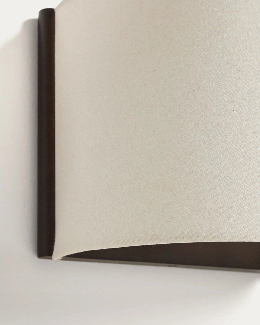 Wandleuchte Umbran aus dunkelbraunem Kautschukholz und Leinen in Beige von Kave Home – Bild 6