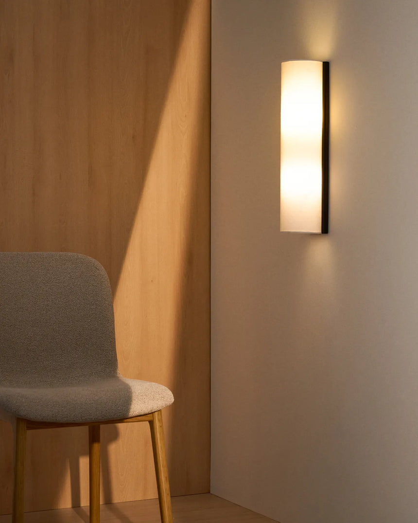 Wandleuchte Umbran aus hellbraunem oder dunkelbraunem Kautschukholz und Leinen in Beige von Kave Home – Bild 2
