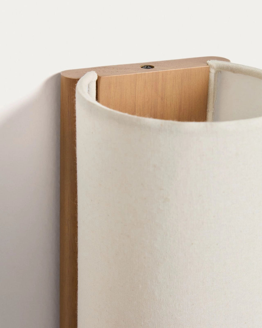 Wandleuchte Umbran aus hellbraunem oder dunkelbraunem Kautschukholz und Leinen in Beige von Kave Home – Bild 4