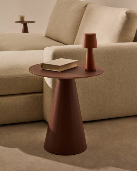 Wilshire Beistelltisch  aus gehärteten Milchglas und Stahl matt terracottafarben lackiert Ø50 cm von Kave Home – Produktbild 2