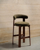Hocker Granite aus grüner Chenille und massivem Eschenholz mit walnussholzfarbenem Finish, FSC 100%, 75 cm – Bild 2