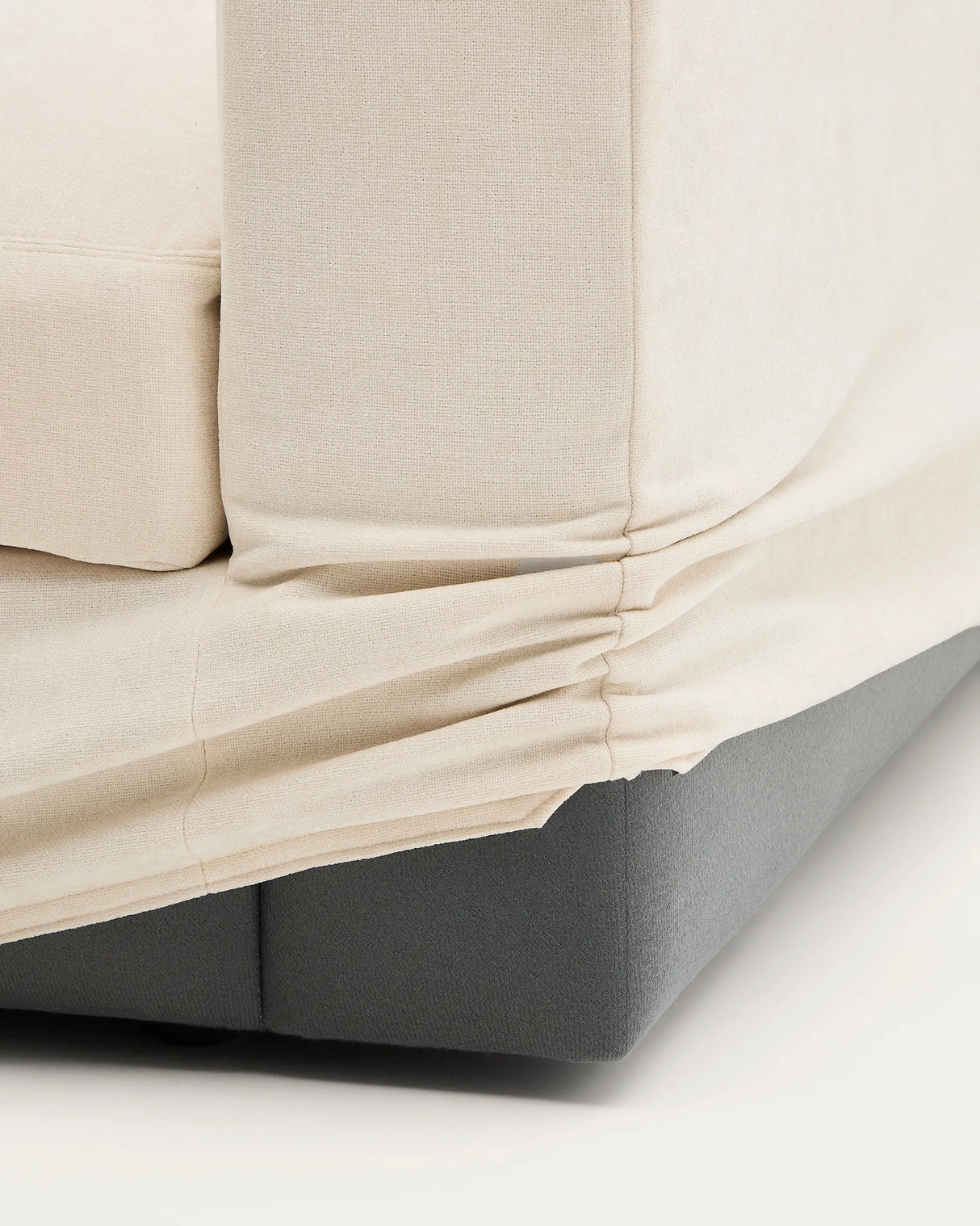Modulares Sofa Alea für 4 Personen mit abnehmbarem Bezug aus Chenille mit Chaiselongue in Ecru, 310 cm – Bild 11