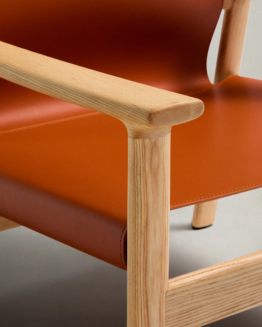 Sessel Jan aus recycelten Lederfasern in Hellbraun und massivem Eschenholz FSC 100 % mit Finish in natürlichem Farbton – Bild 15
