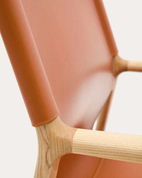 Sessel Jan aus recycelten Lederfasern in Hellbraun und massivem Eschenholz FSC 100 % mit Finish in natürlichem Farbton – Bild 16