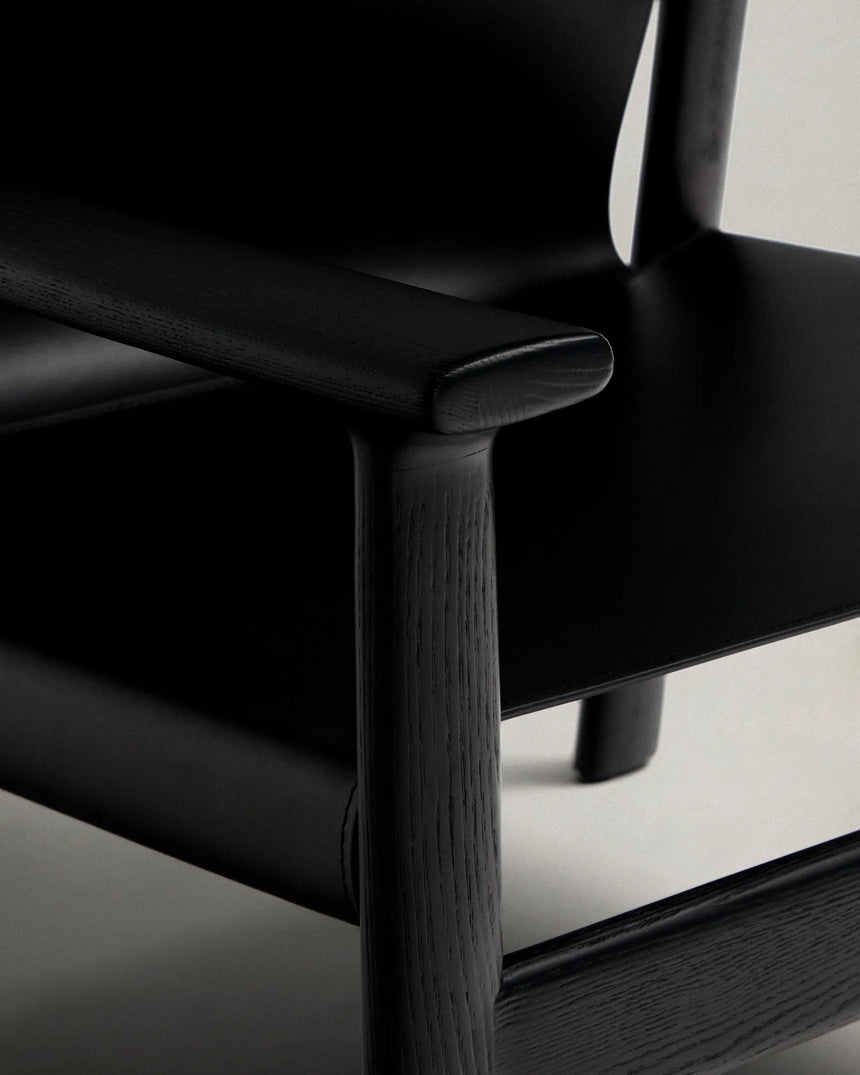 Sessel Jan aus recycelten Lederfasern in Schwarz und massivem Eschenholz FSC 100 % mit schwarzem Finish – Bild 11
