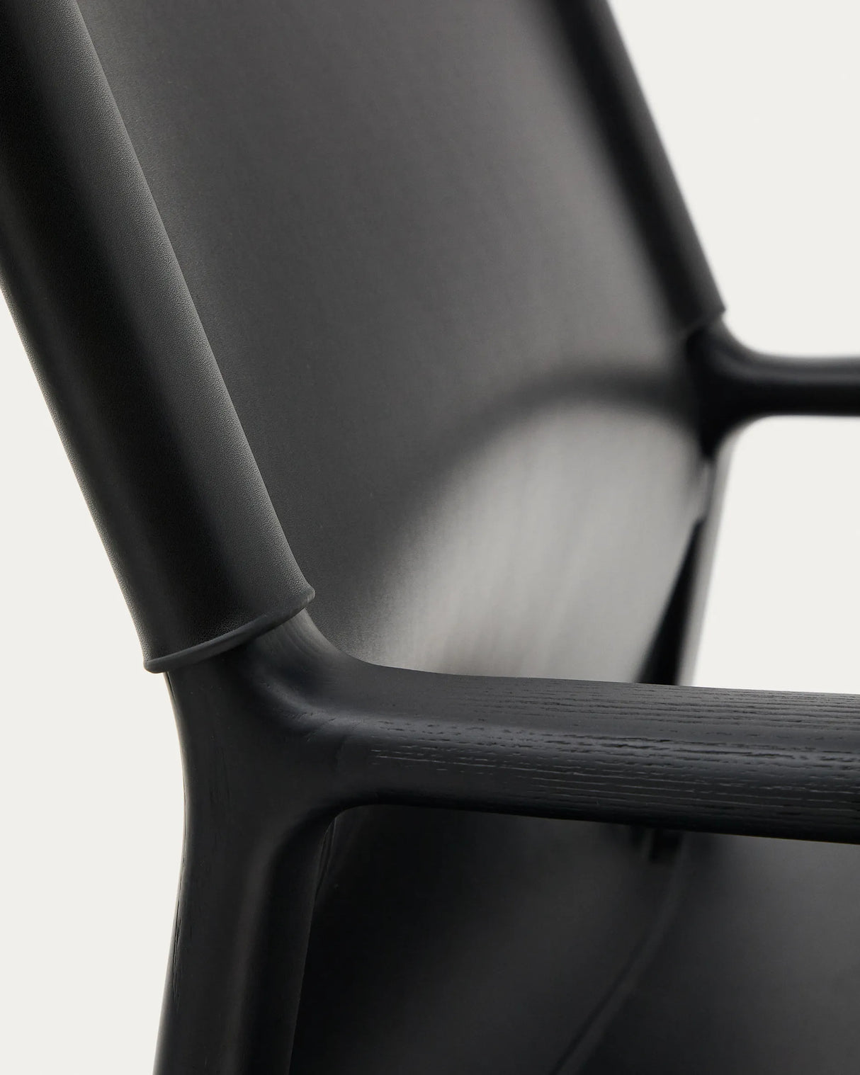 Sessel Jan aus recycelten Lederfasern in Schwarz und massivem Eschenholz FSC 100 % mit schwarzem Finish – Bild 12