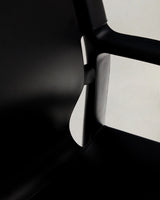 Stuhl Jan aus recycelten Lederfasern in Schwarz und massivem Eschenholz FSC 100 % mit schwarzem Finish – Bild 12