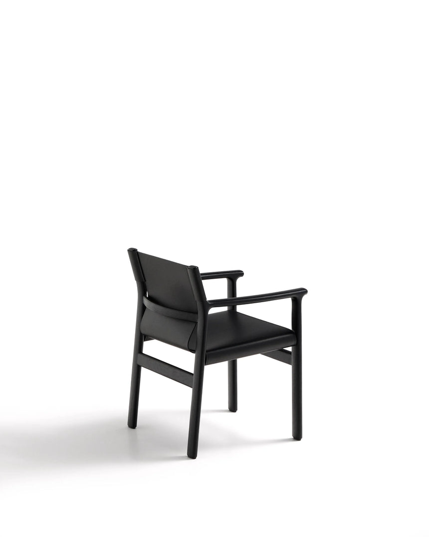Stuhl Jan aus recycelten Lederfasern in Schwarz und massivem Eschenholz FSC 100 % mit schwarzem Finish – Bild 9