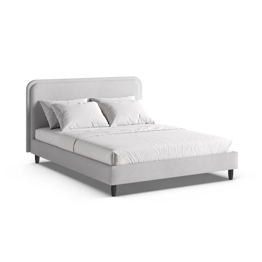 Aveline Bett mit Kopfteil aus Boucle in Hellgrau (Baloo 2085), 200x200 cm von Micadoni – Bild 1