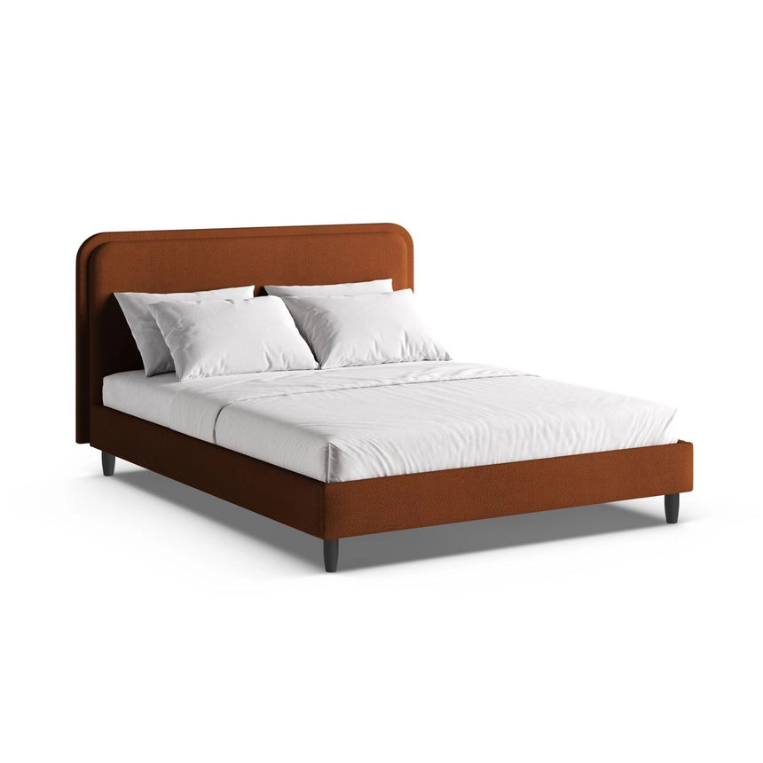 Aveline Bett mit Kopfteil aus Boucle in Terrakotta (Baloo 2078), 180x200 cm von Micadoni – Bild 1