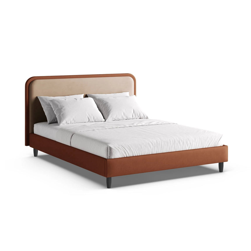 Aveline Bett mit Kopfteil aus Samt/Veganes Leder in Mandelbeige/Kastanienbraun (Magic Velvet 2282,Vega 56), 200x200 cm von Micadoni – Bild 1