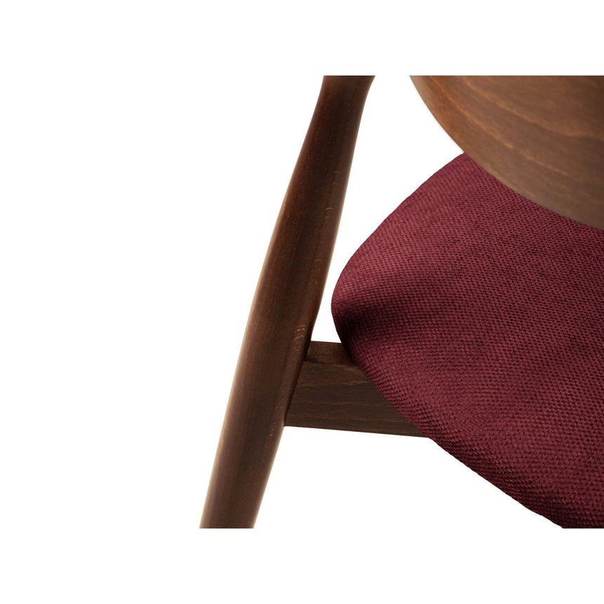 Essstuhl Leon, Gestell in dunkelbraun, aus Chenille (Reb10) in Bordeaux von Micadoni – Bild 5