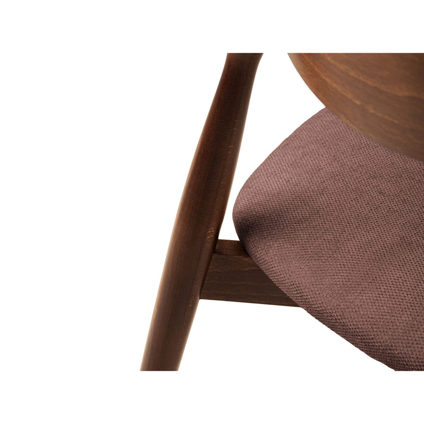 Essstuhl Leon, Gestell in dunkelbraun, aus Chenille (Reb8) in Dark Pink von Micadoni – Bild 5