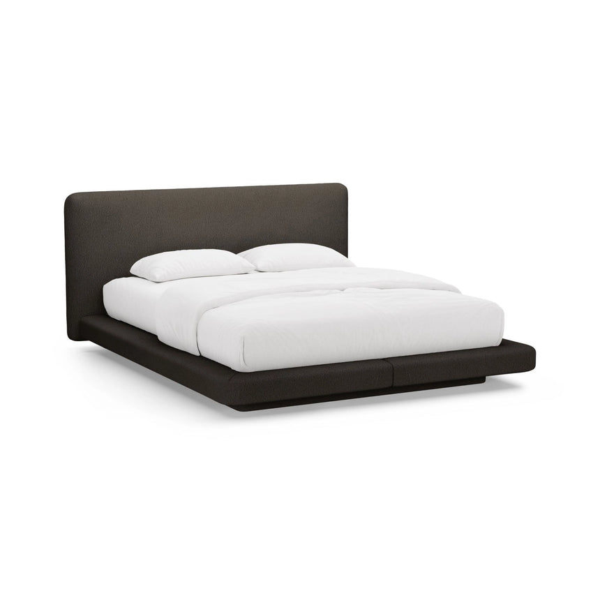 Linea Bett mit Kopfteil aus Boucle in Braun (Baloo 2081), 200x200 cm von Micadoni – Bild 1