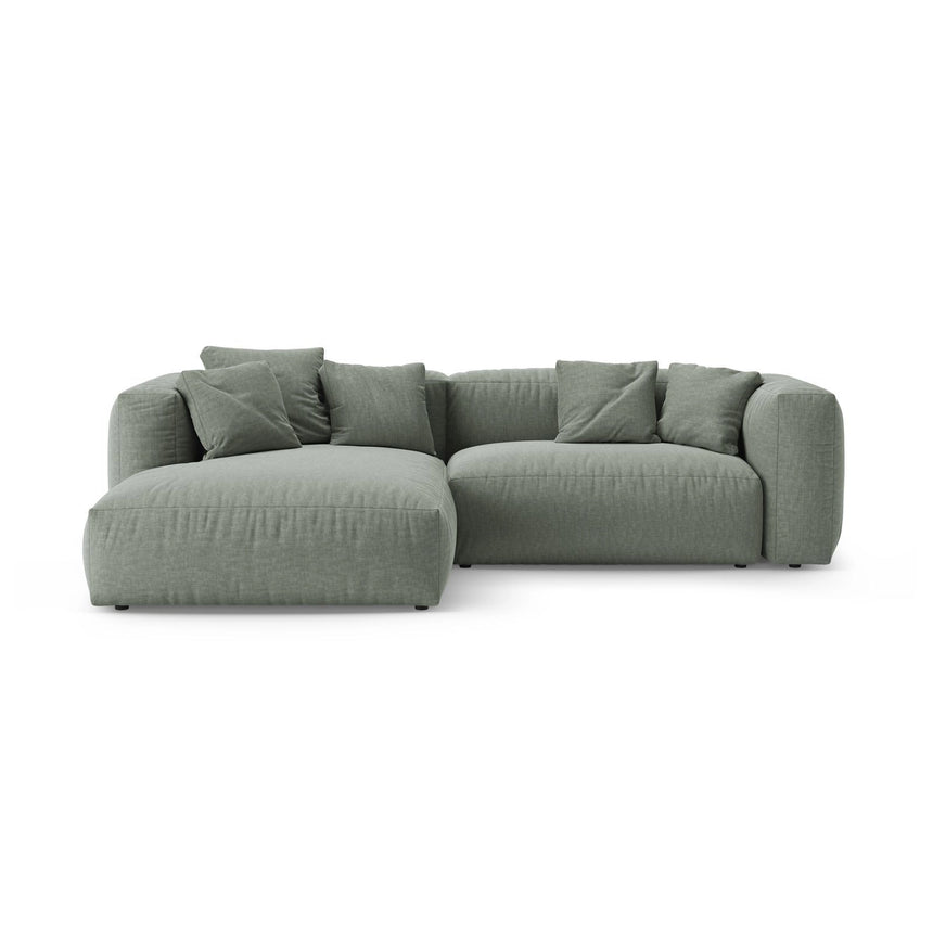 Martina 4-Sitzer Ecksofa mit Schlaffunktion, Linke Seite, aus Strukturierter Stoff in Moosgrün (Boston Water Green), 280x170 cm von Micadoni – Bild 1