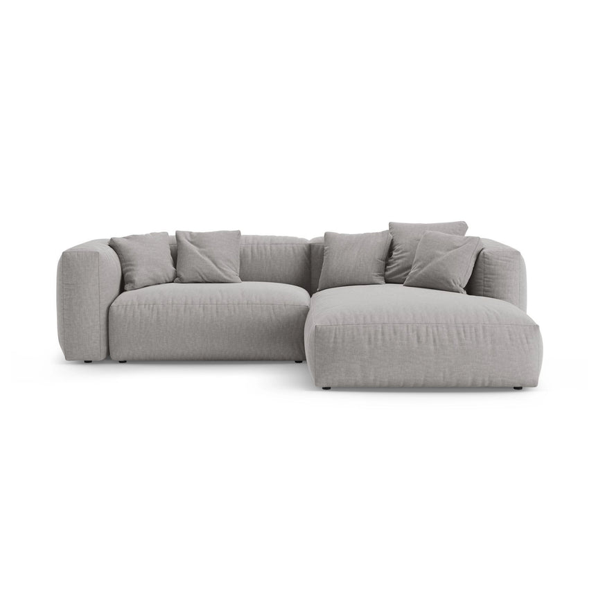 Martina 4-Sitzer Ecksofa mit Schlaffunktion, Rechte Seite, aus Strukturierter Stoff in Hellgrau (Boston Light Grey), 280x170 cm von Micadoni – Bild 1