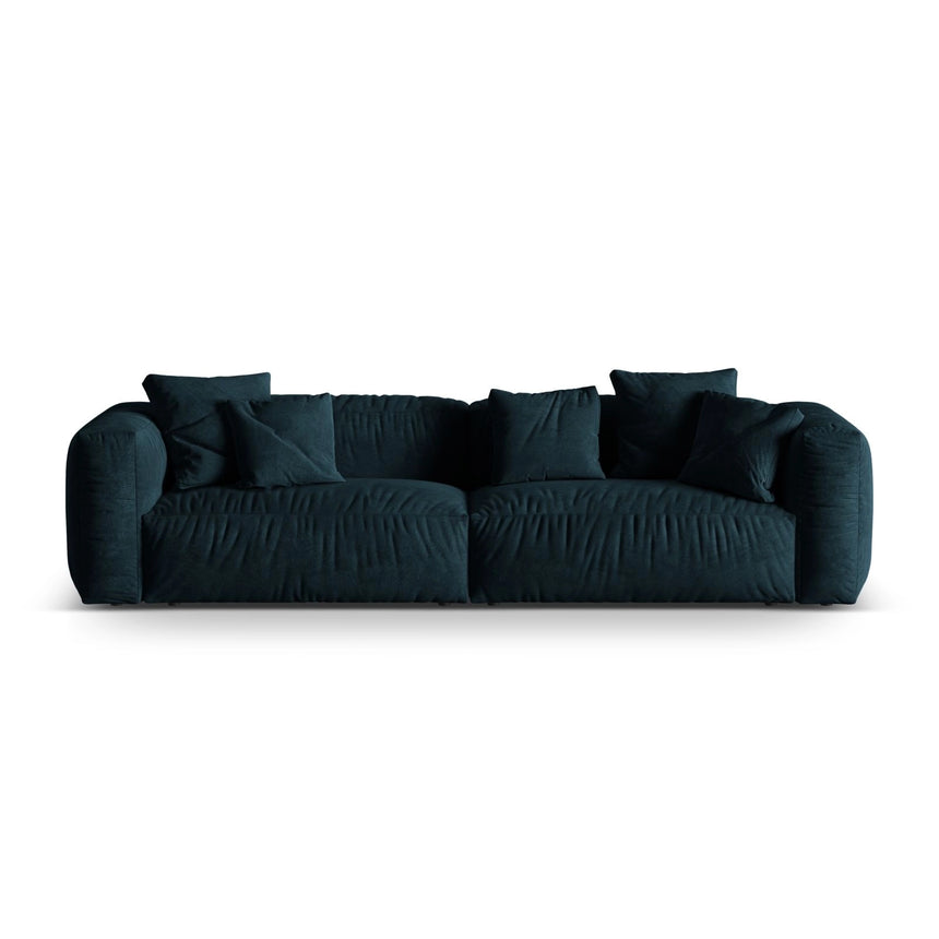 Martina 4-Sitzer Sofa, Sitztiefe 76 cm, aus Samt in Deep Petrol (Vogue 13), 320x106 cm von Micadoni – Bild 1