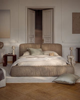 Martina Bett mit Doppelkopfteil und Stauraum aus Samt in Dunkelbeige (Vogue 3), 200x200 cm von Micadoni – Bild 2