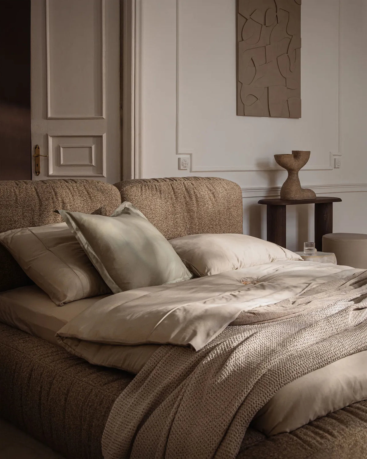 Martina Bett mit Doppelkopfteil und Stauraum aus Strukturierter Stoff in Hellgrau (Boston Light Grey), 180x200 cm von Micadoni – Bild 3