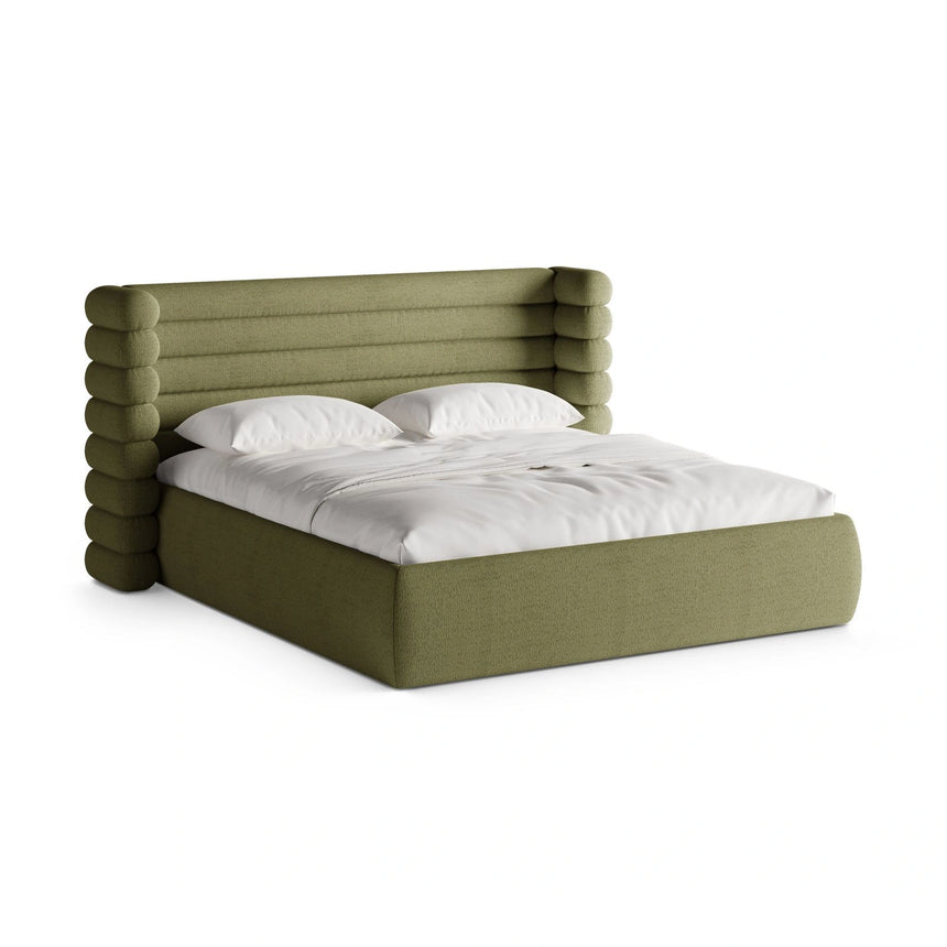 Mount Bett mit Kopfteil und Stauraum aus Boucle in Light Olive (CORAL 25), 200x200 cm von Micadoni – Bild 1