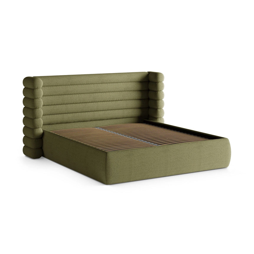 Mount Bett mit Kopfteil und Stauraum aus Boucle in Light Olive (CORAL 25), 200x200 cm von Micadoni – Bild 6