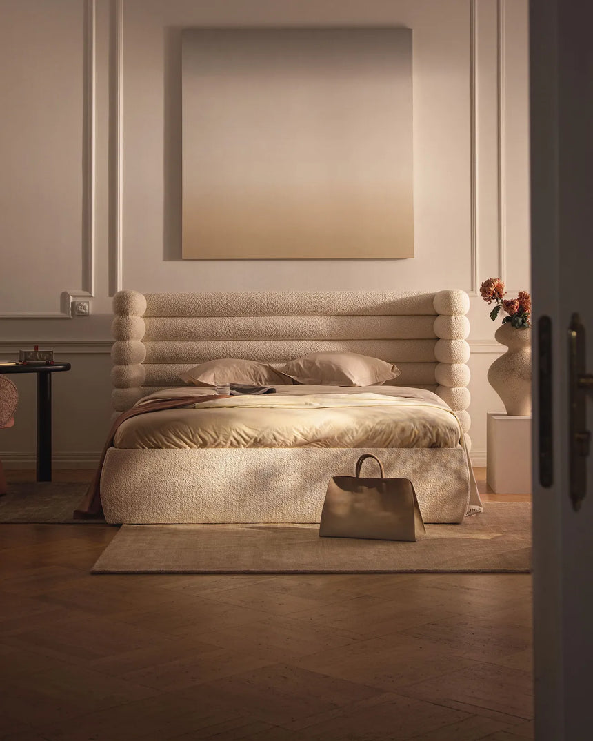 Mount Bett mit Kopfteil und Stauraum aus Samt in Beige (Salvador 1), 180x200 cm von Micadoni – Bild 2