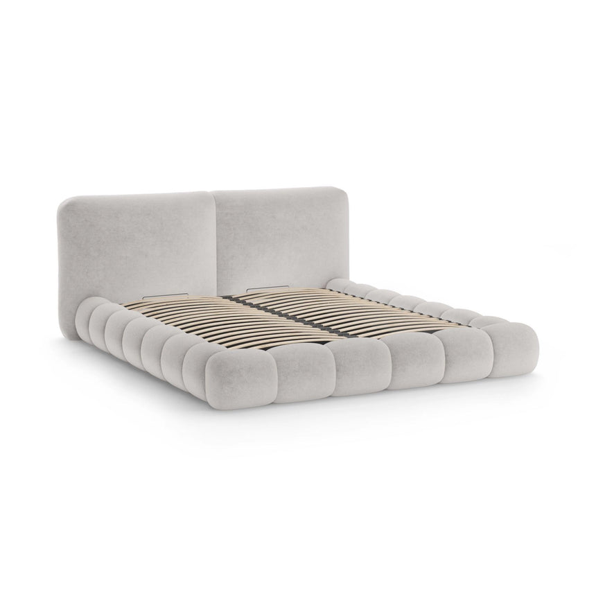 Solange Bett mit Kopfteil und Stauraum aus Chenille in Beige (Perfect Harmony 04), 200x200 cm von Micadoni – Bild 6