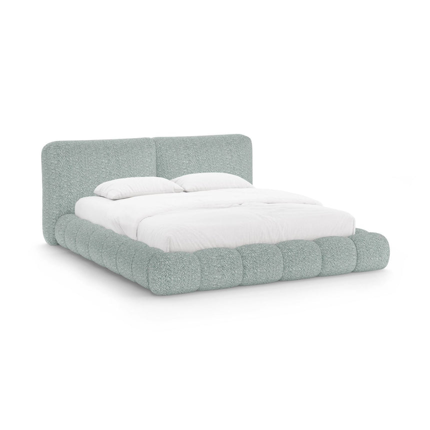 Solange Bett mit Kopfteil und Stauraum aus Chenille in Gedämpftes Blau (SILENCIO 72), 140x200 cm von Micadoni – Bild 1