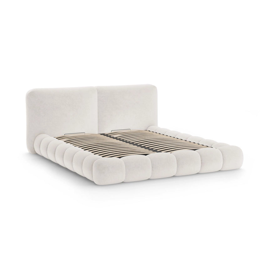 Solange Bett mit Kopfteil und Stauraum aus Chenille in Leichtes Beige (Perfect Harmony 02), 200x200 cm von Micadoni – Bild 6