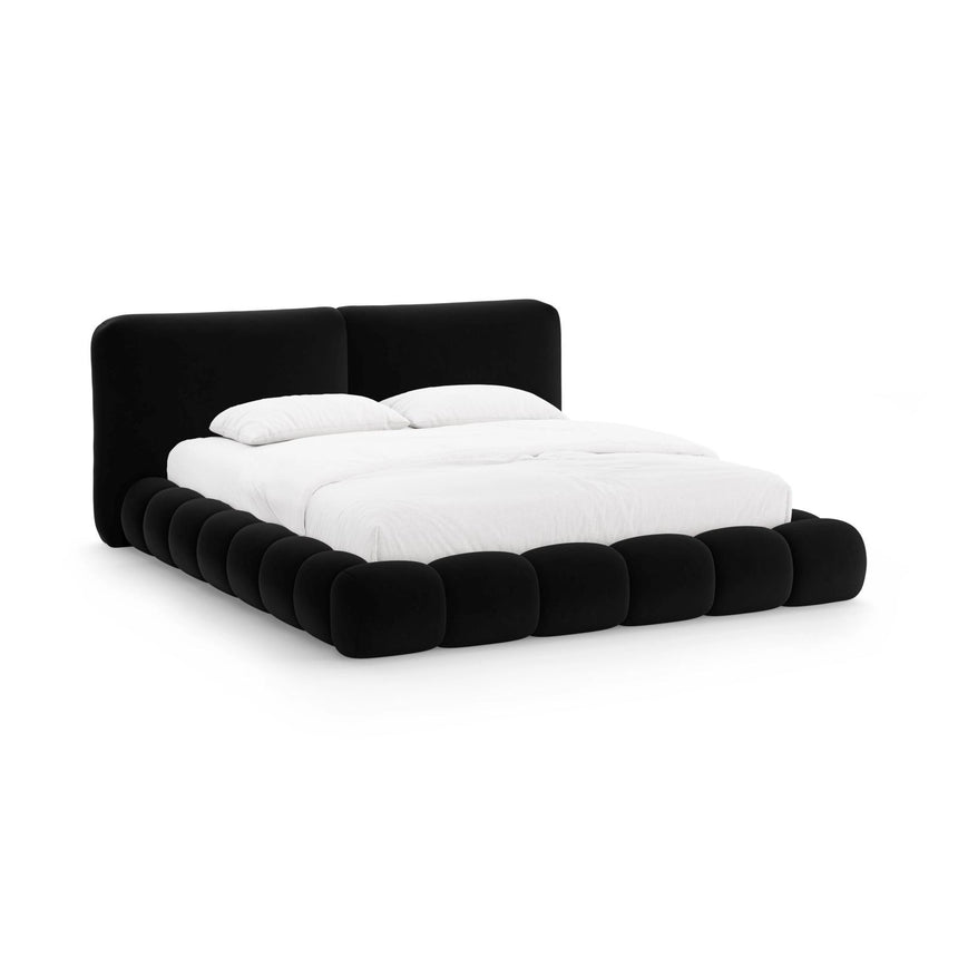 Solange Bett mit Kopfteil und Stauraum aus Samt in Schwarz (Magic Velvet 2219), 160x200 cm von Micadoni – Bild 1