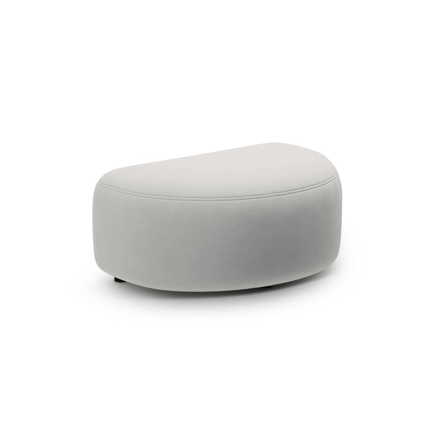 Kate Pouf mit Bezug aus Samt (Salvador 16) in Hellgrau, 99x60 cm – Bild 1