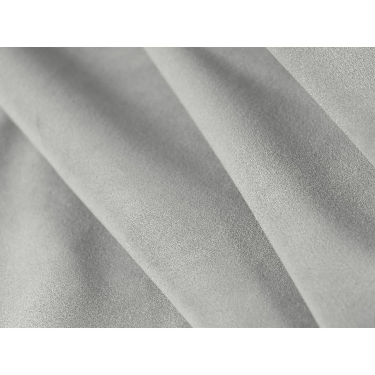 Mamaia 6-Sitzer Panorama-Sofa symmetrisch, Metallbeine Schwarz, mit Bezug aus Samt (Blu03) in Silber, 383x185 cm – Bild 8