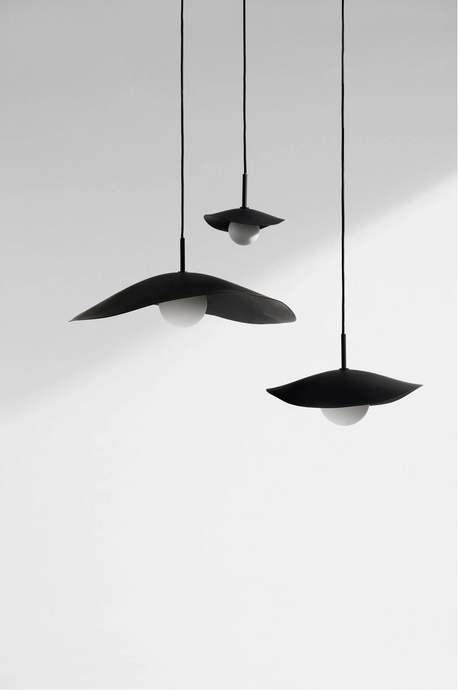 Hängelampe Fuji aus Aluminium in Burned Black, Large, 60×60 cm – Bild 2