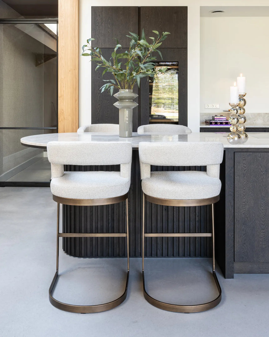 Barhocker Ellis in biscotti von Richmond Interiors – Bild 16