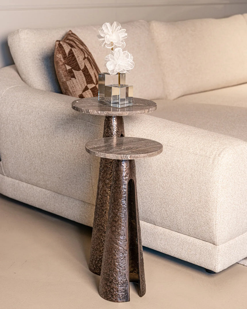 Beistelltisch Eldora aus Aluminium und Travertin in bronze, 30x30x63 cm von Richmond Interiors – Bild 2