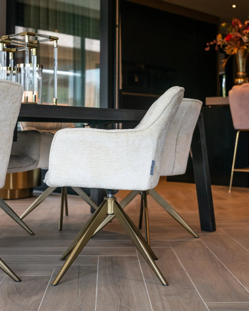 Essstuhl Aline mit Drehfunktion und flammhemmendem Bezug in white chenille, 59x61x82 cm von Richmond Interiors – Bild 11