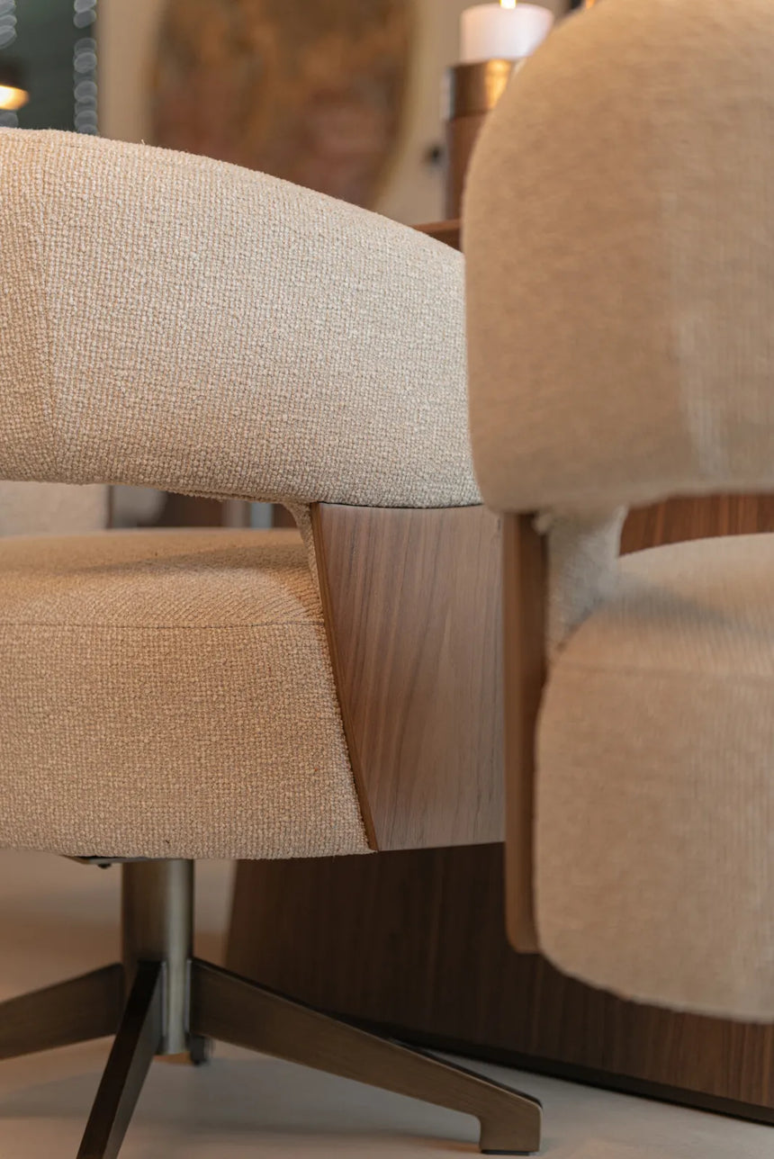 Essstuhl Pollux mit Drehfunktion in lodge desert und Walnuss von Richmond Interiors – Bild 11