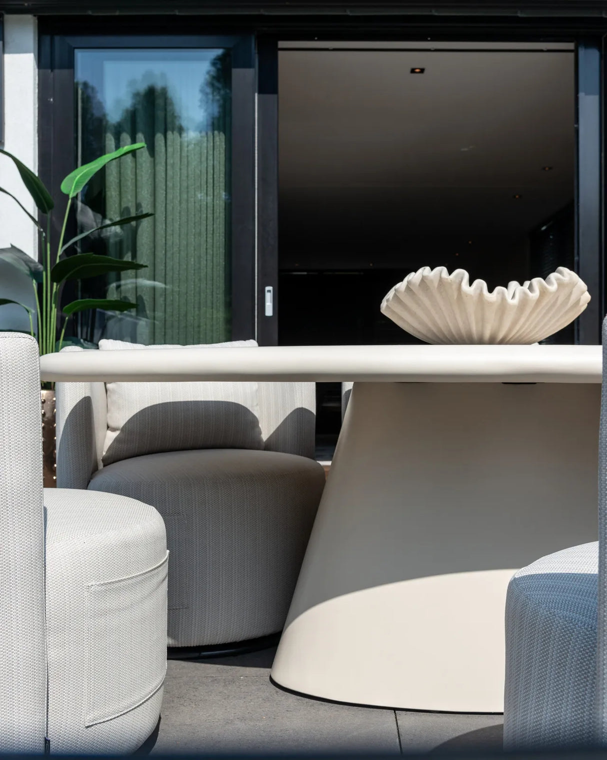 Gartentisch Urban Bloom aus Eisen sandsteinfarbend, 220x113x78 cm von Richmond Interiors – Bild 12