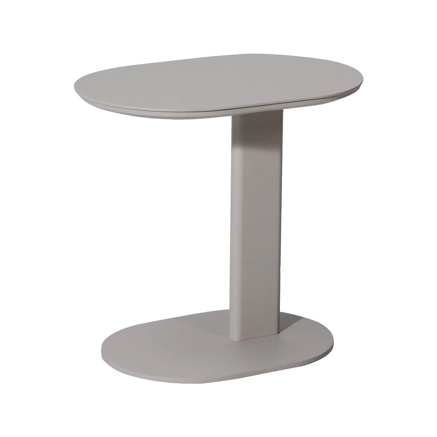 Outdoor Beistelltisch Quinn aus Aluminium in light beige, 52x35x48,3 cm von Richmond Interiors – Produktbild 1