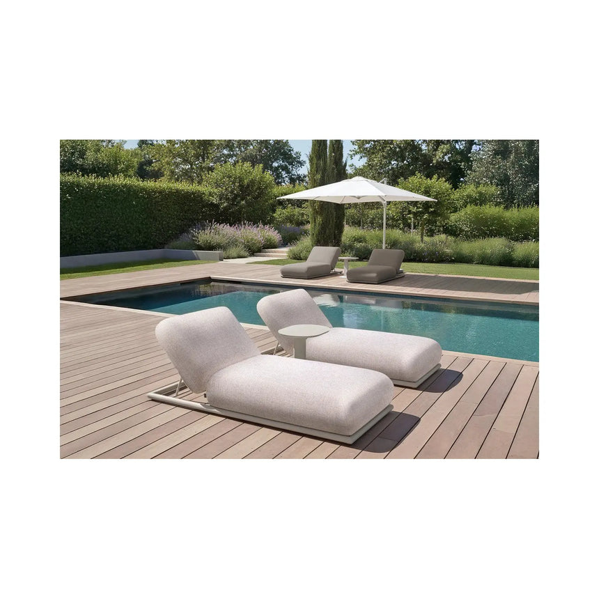 Outdoor Beistelltisch Quinn aus Aluminium in light beige, 52x35x48,3 cm von Richmond Interiors – Produktbild 3