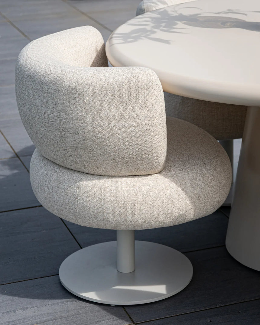Outdoor-Essstuhl Mason mit Drehfunktion in beige alpine, 68x65x78 cm von Richmond Interiors – Bild 8