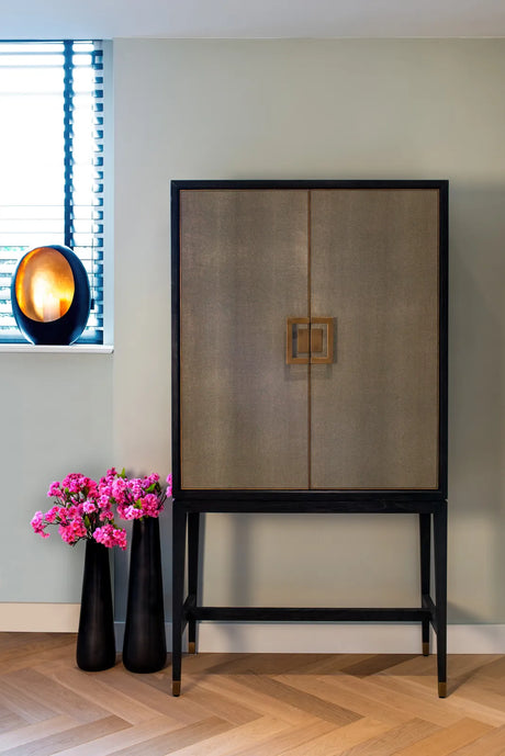 Schrank Bloomville in messingfarben mit Rochenhautoptik, 97x45x182 cm von Richmond Interiors – Bild 2