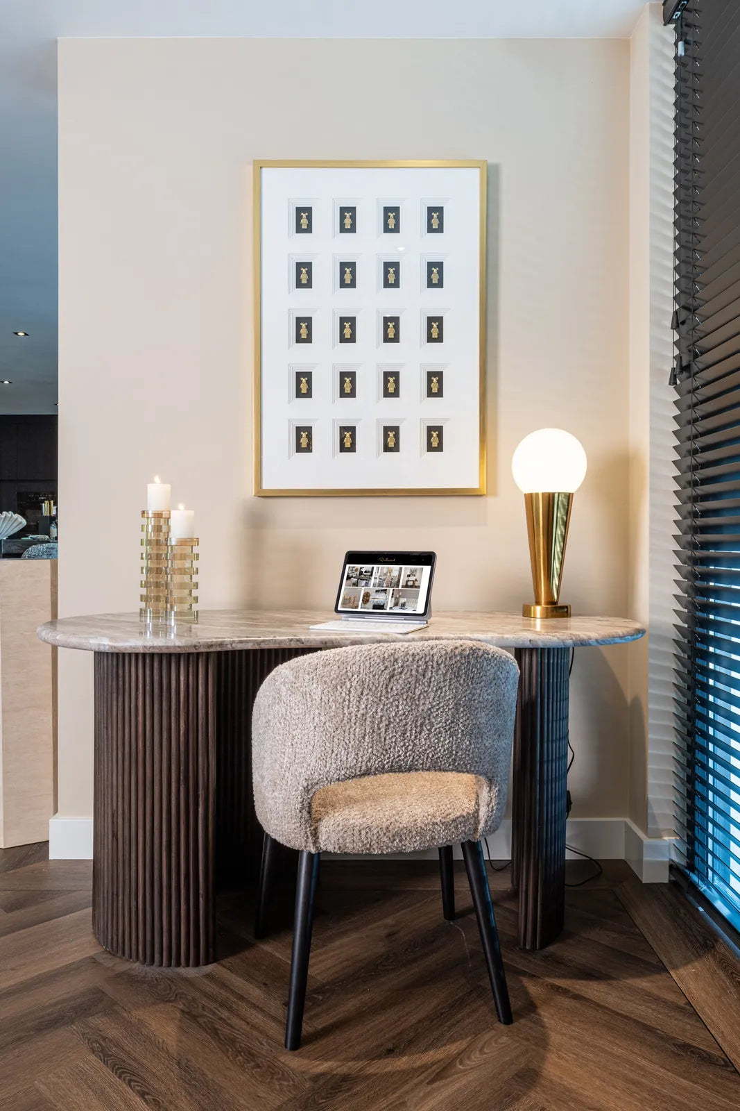 Schreibtisch Rashford aus Toronto-Marmor in Blush beige, 150x74x76 cm von Richmond Interiors – Bild 8