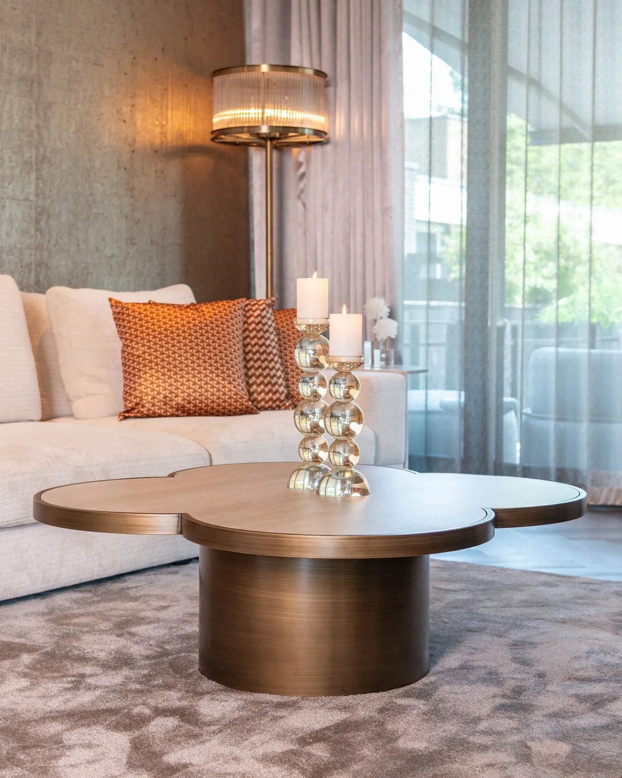 Stehlampe Nadine in kupfer aus Marmor und Eisen, 50x50x180 cm von Richmond Interiors – Produktbild 2